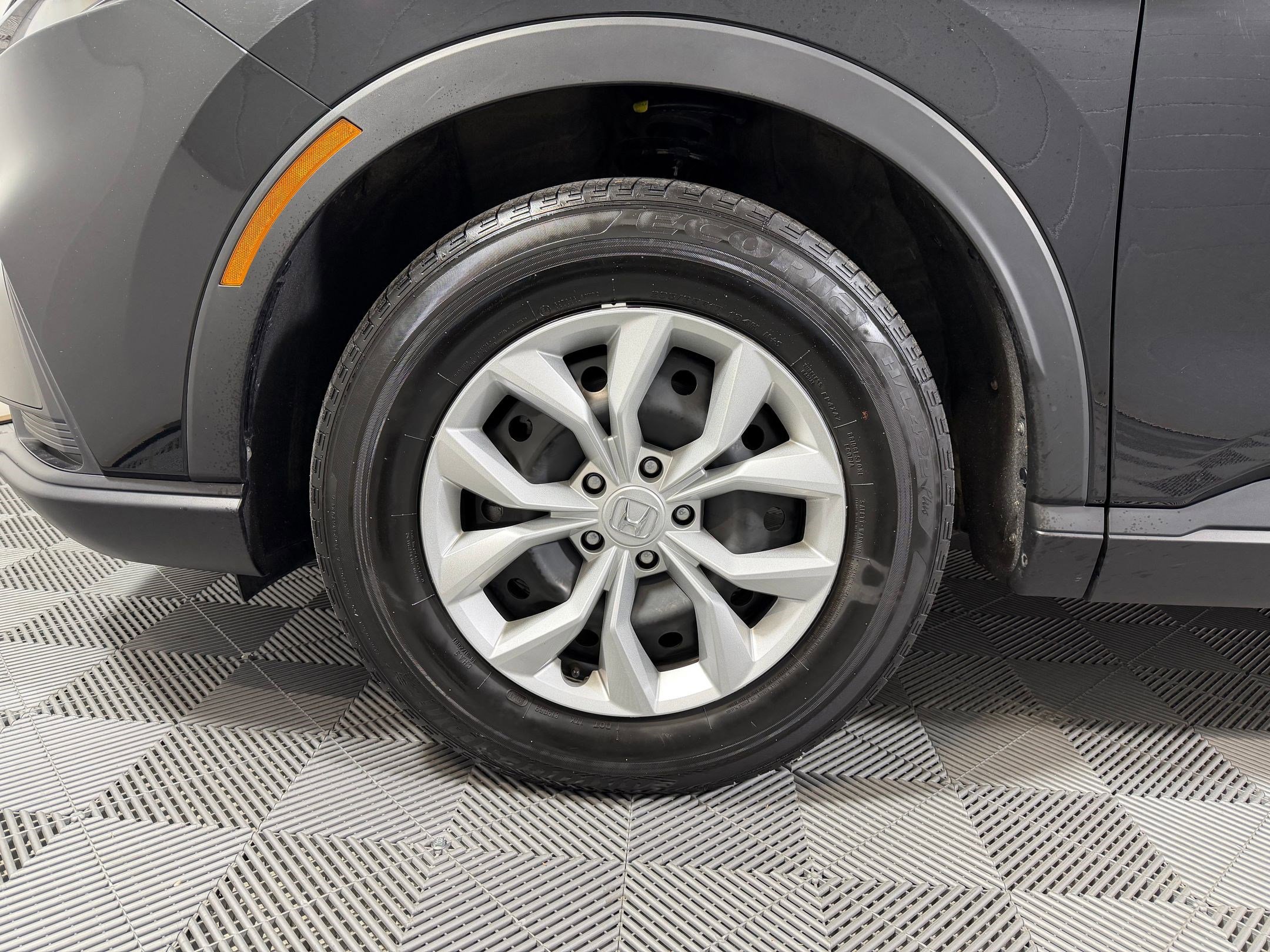 Used 2025 Honda CR-V LX image 10