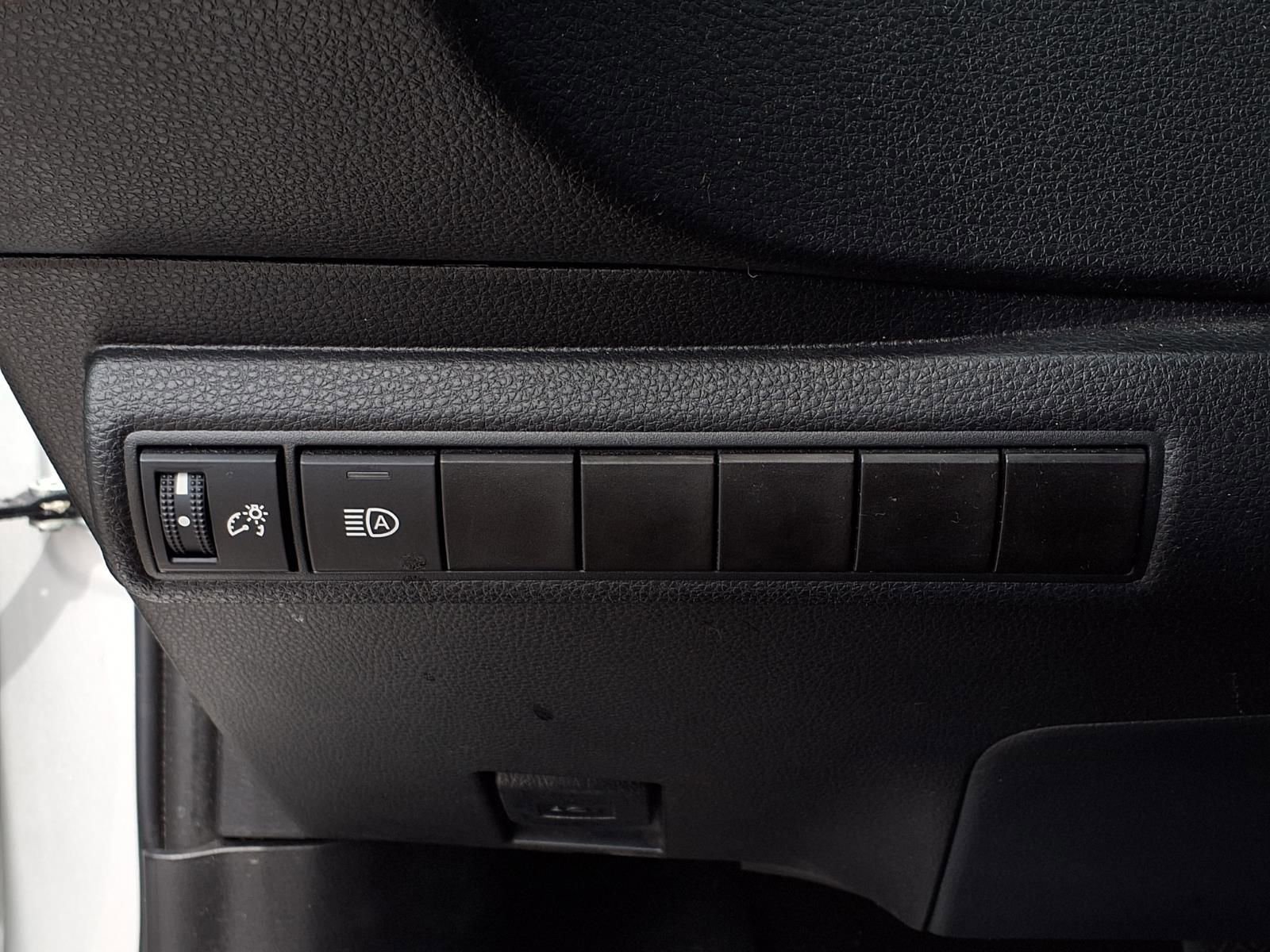 Used 2021 Toyota Corolla SE w/ Carpet Mat Package (TMS) image 13