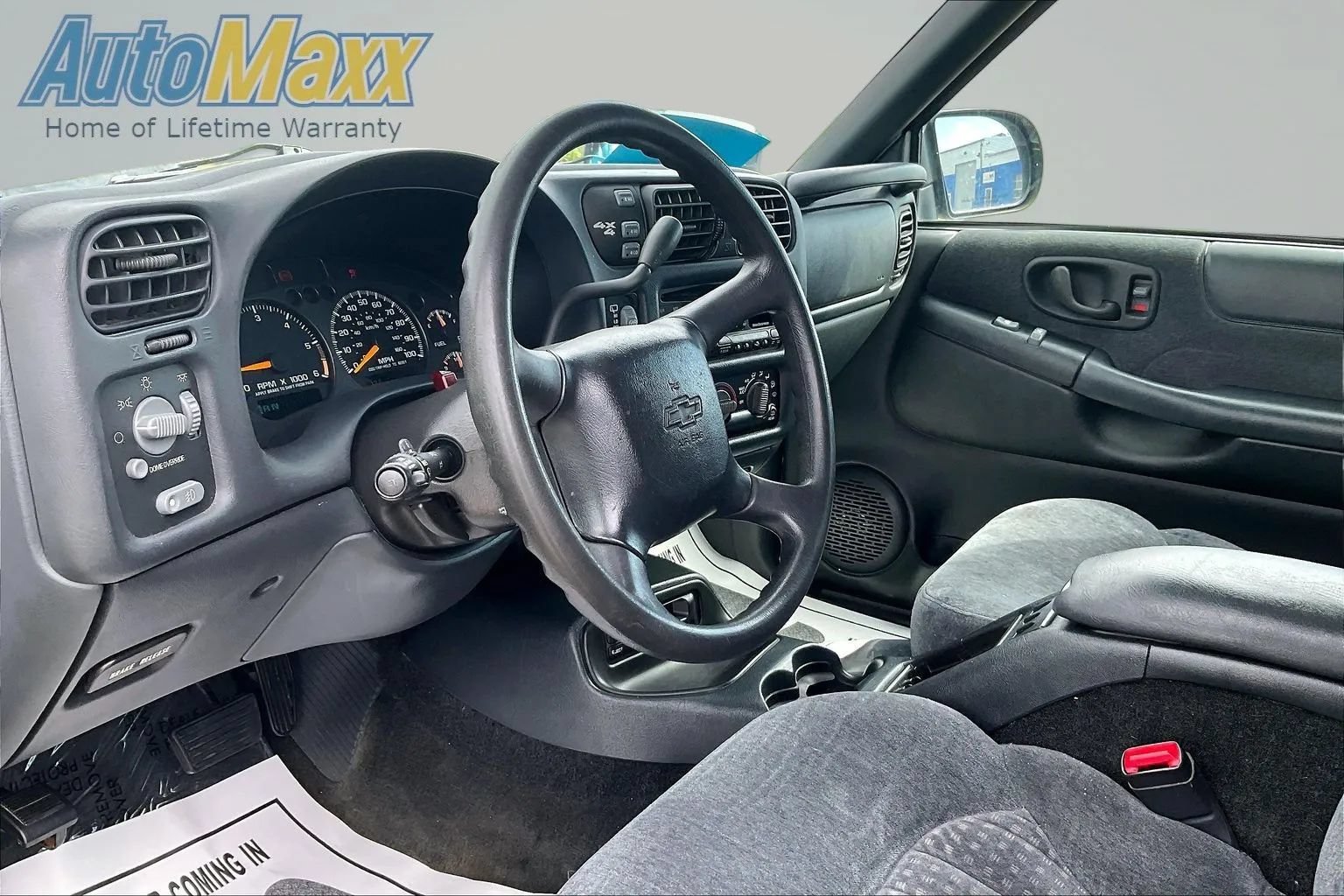 Used 2000 Chevrolet Blazer LS w/ LS Preferred Equipment Group AWD/4WD image 17