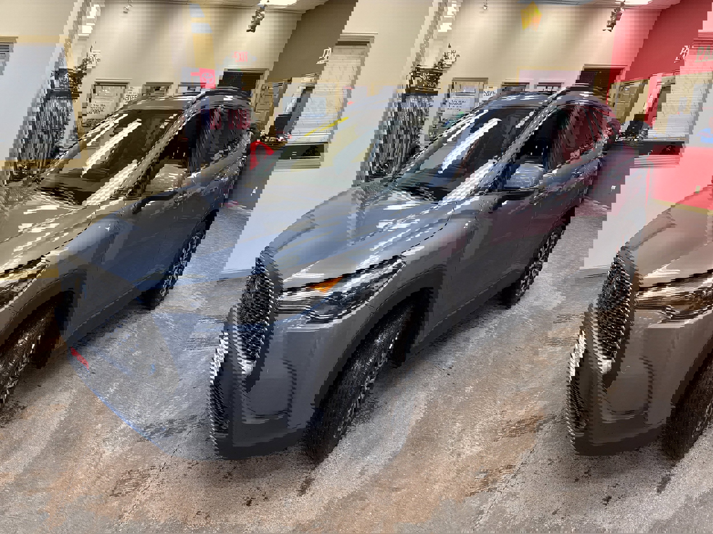 Used 2024 Toyota Corolla Cross XLE w/ Convenience Package image 3