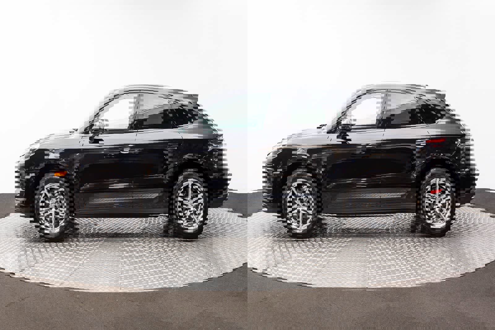 Used 2022 Porsche Macan image 3