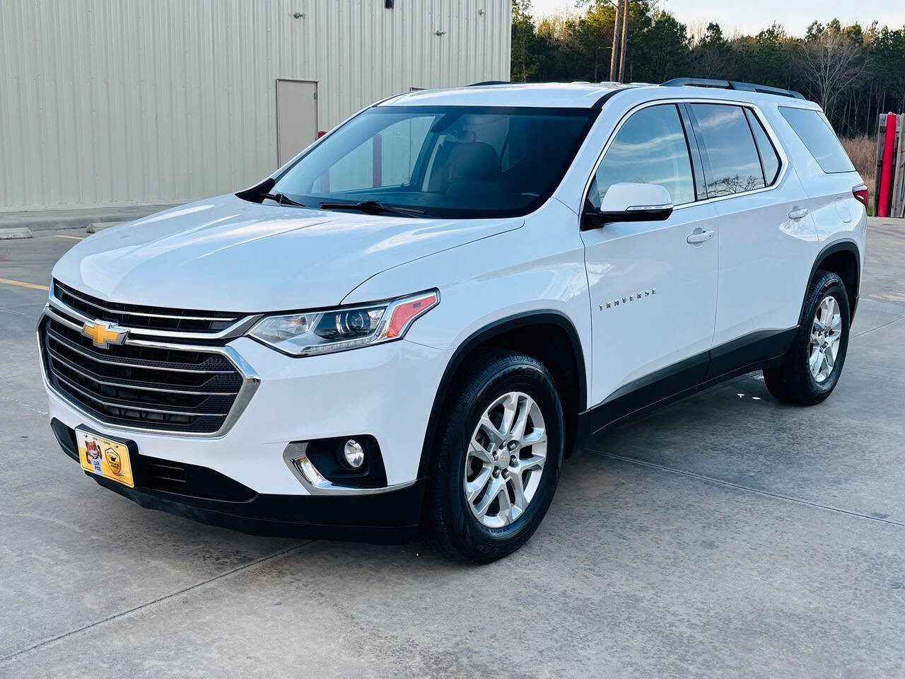 Used 2019 Chevrolet Traverse LT image 2