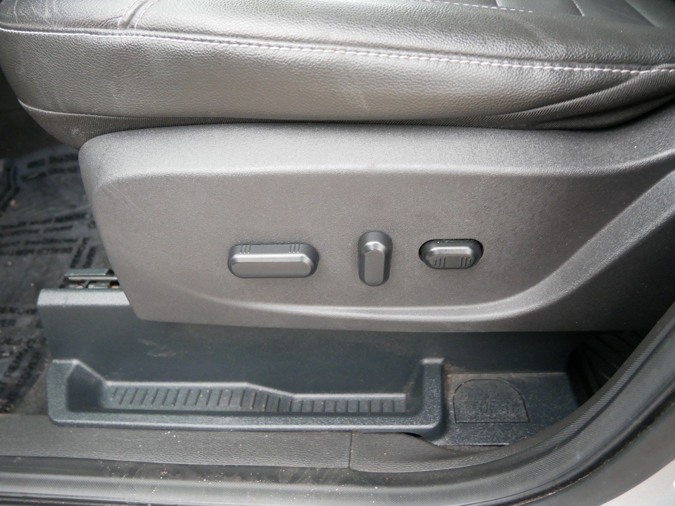 Used 2015 Ford Escape Titanium AWD/4WD image 19
