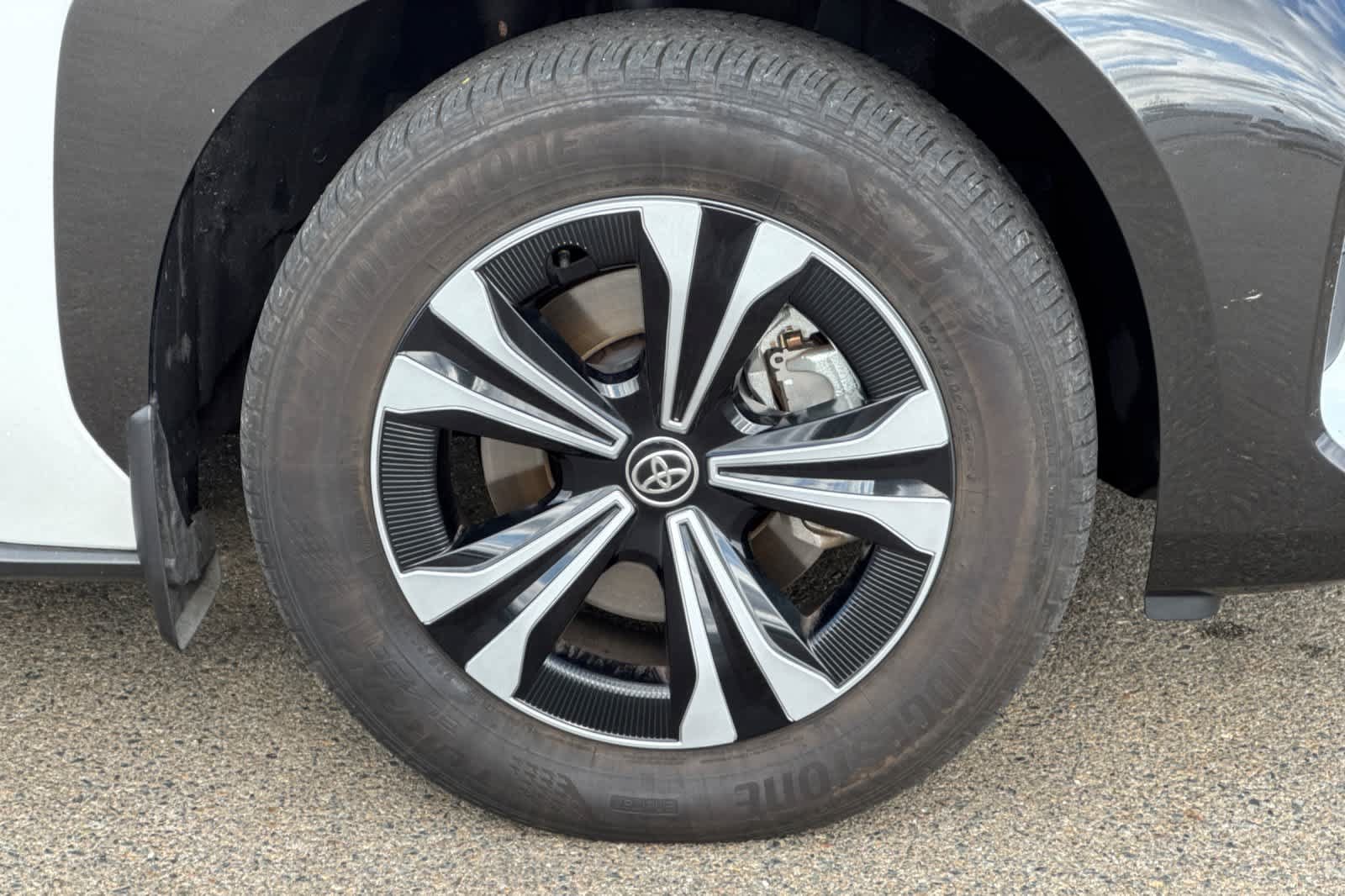 Certified 2024 Toyota bZ4X FWD image 18