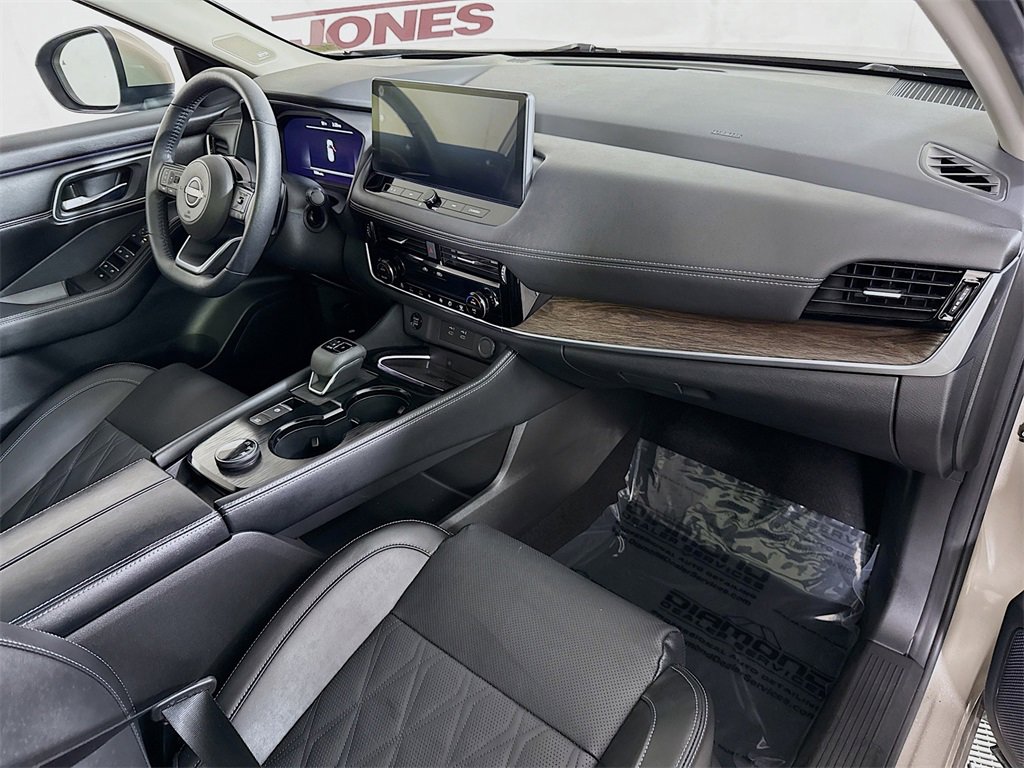 Certified 2024 Nissan Rogue Platinum w/ Platinum Premium Package image 35