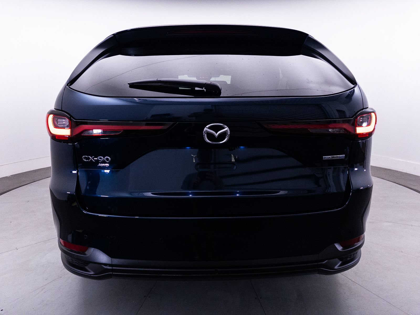 Used 2025 MAZDA CX-90 Plug-In Hybrid w/ Preferred AWD/4WD image 16