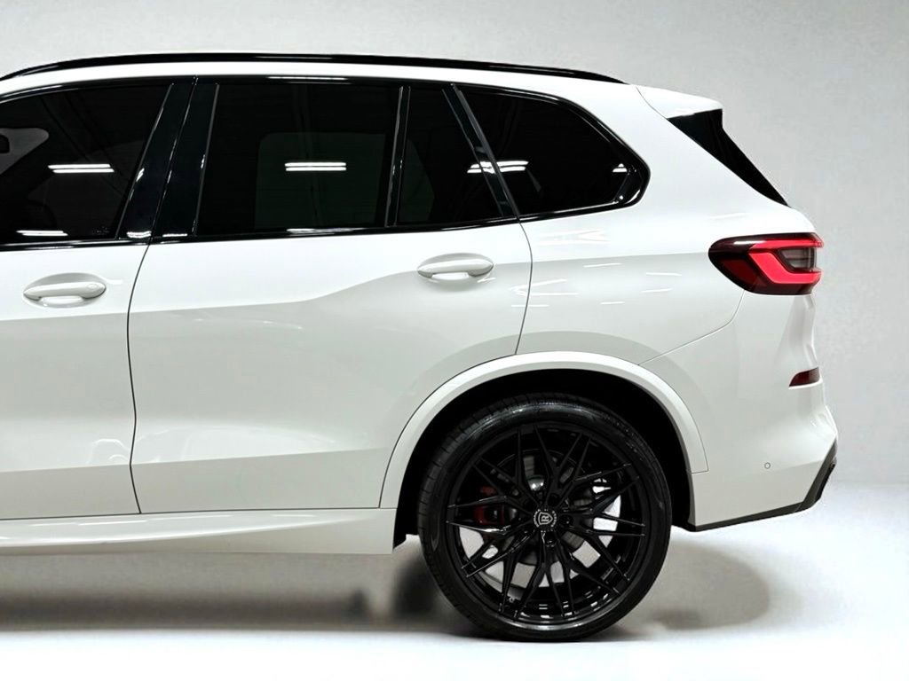 Used 2023 BMW X5 xDrive40i w/ M Sport Package image 5