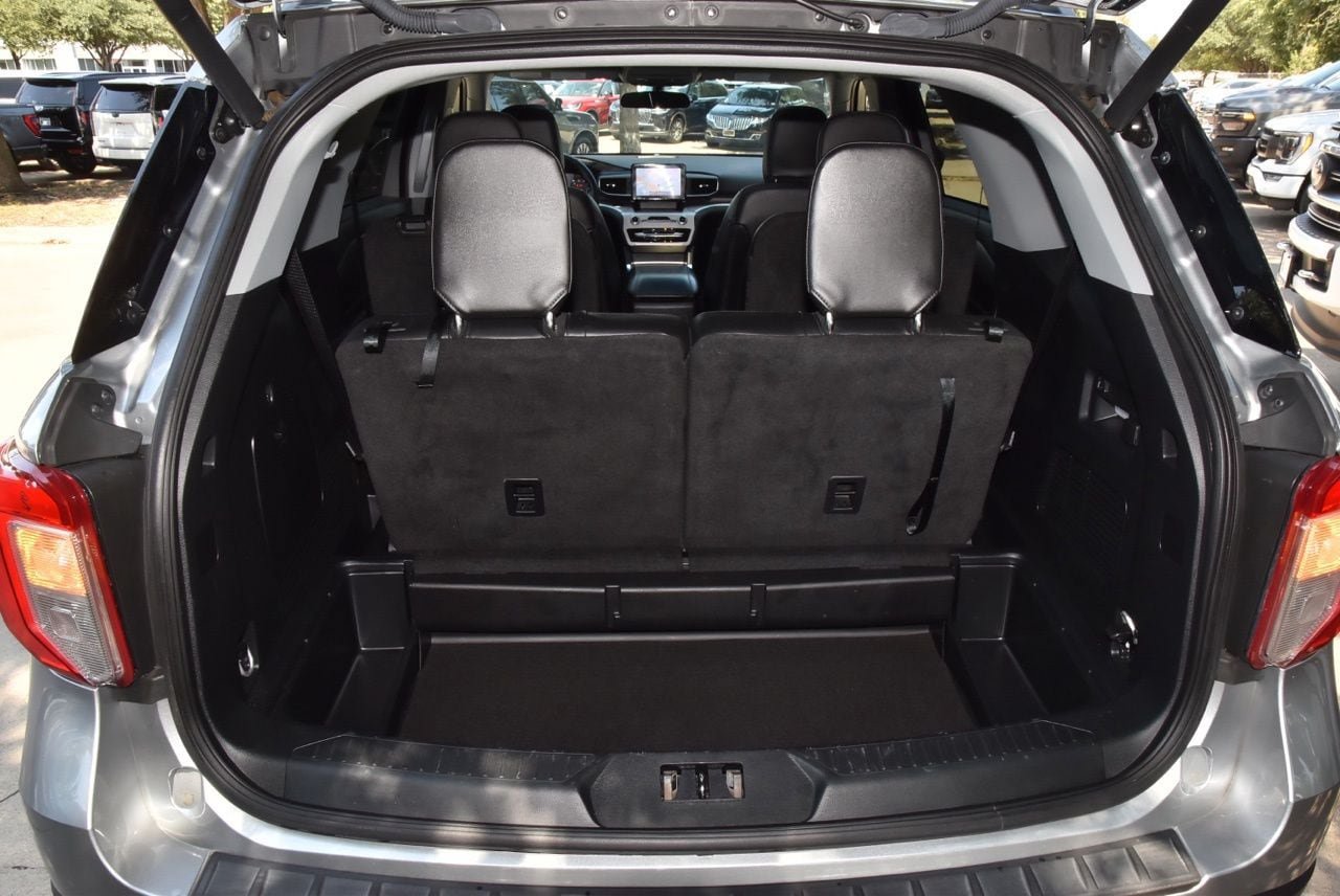 Used 2023 Ford Explorer XLT w/ Equipment Group 202A AWD/4WD image 37