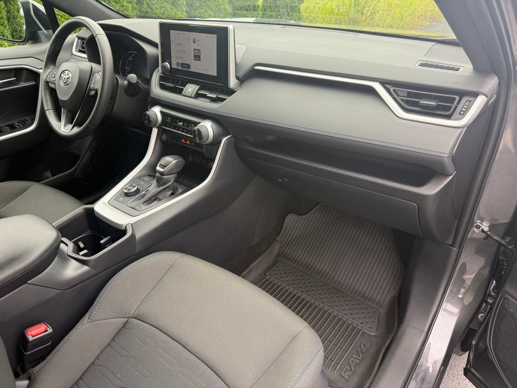 Certified 2025 Toyota RAV4 SE AWD/4WD image 44