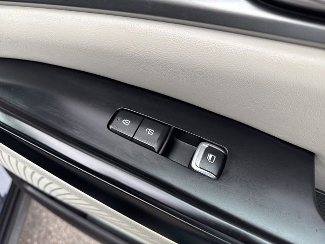 Used 2024 Kia Carnival LX image 45