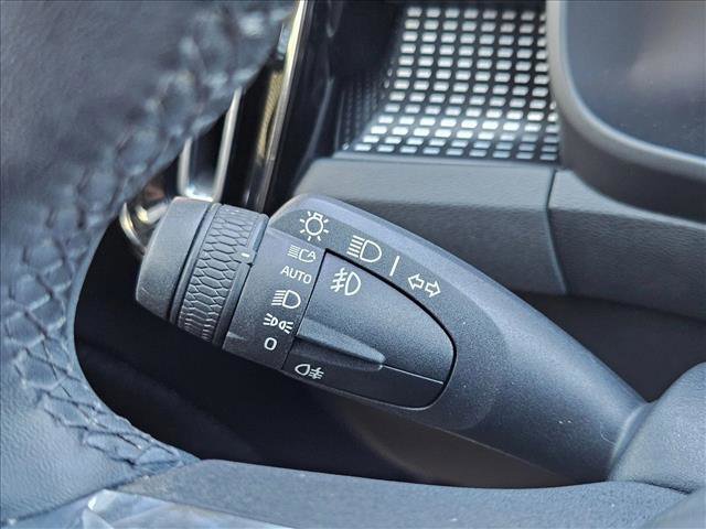 Used 2022 Volvo XC40 P8 Recharge Plus image 15