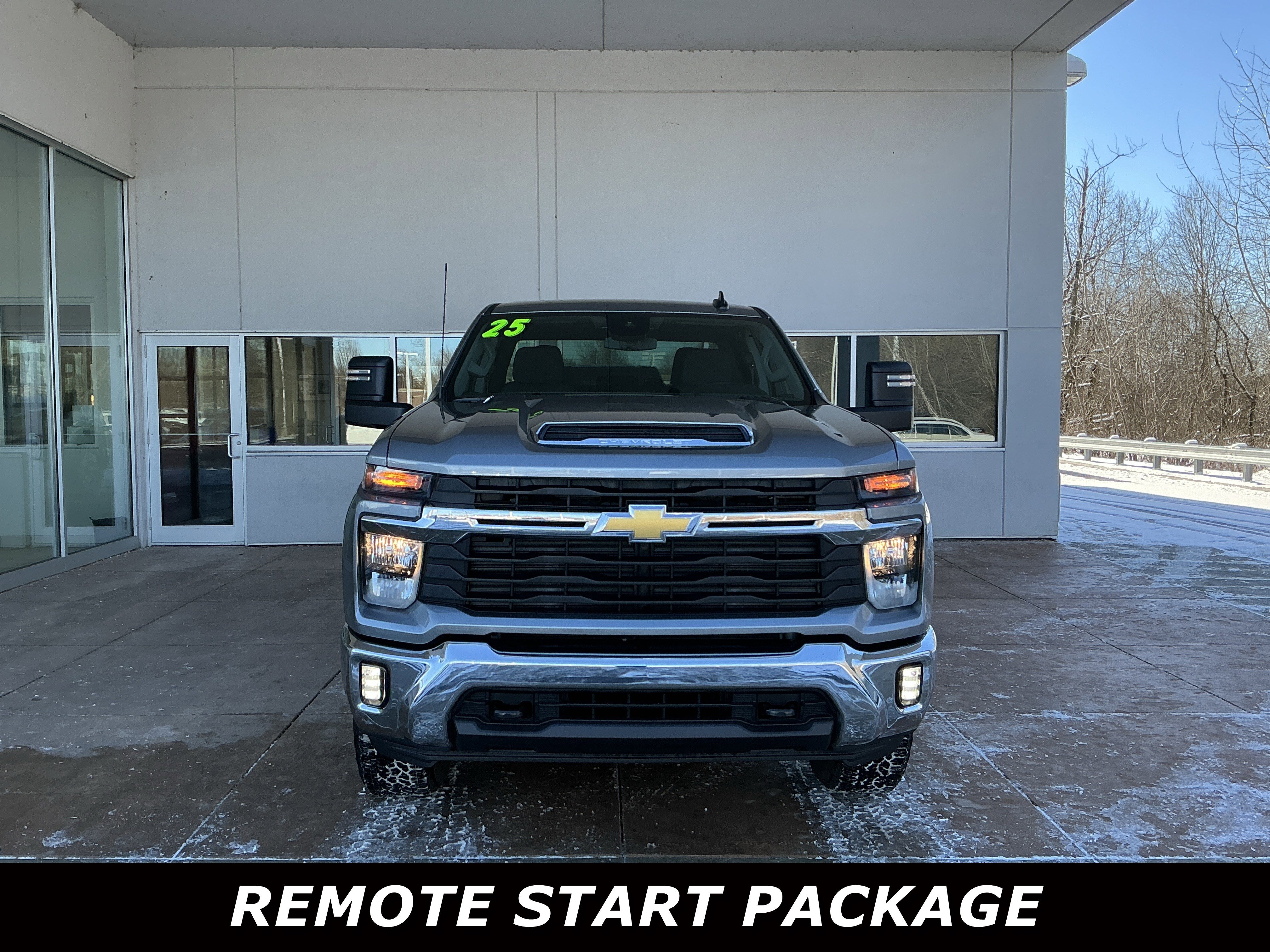 Used 2025 Chevrolet Silverado 3500 LT w/ Convenience Package image 2