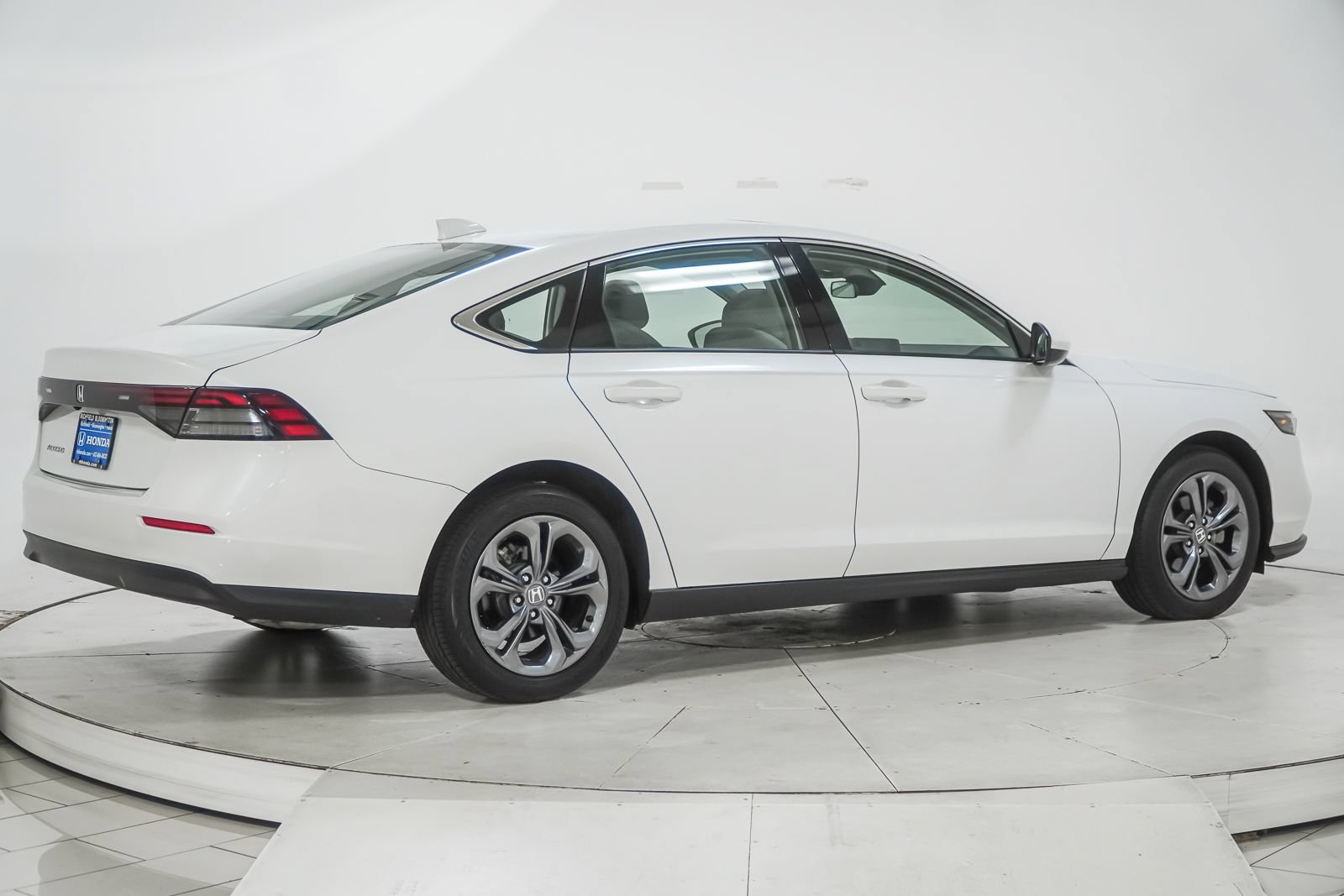 Used 2023 Honda Accord EX image 12