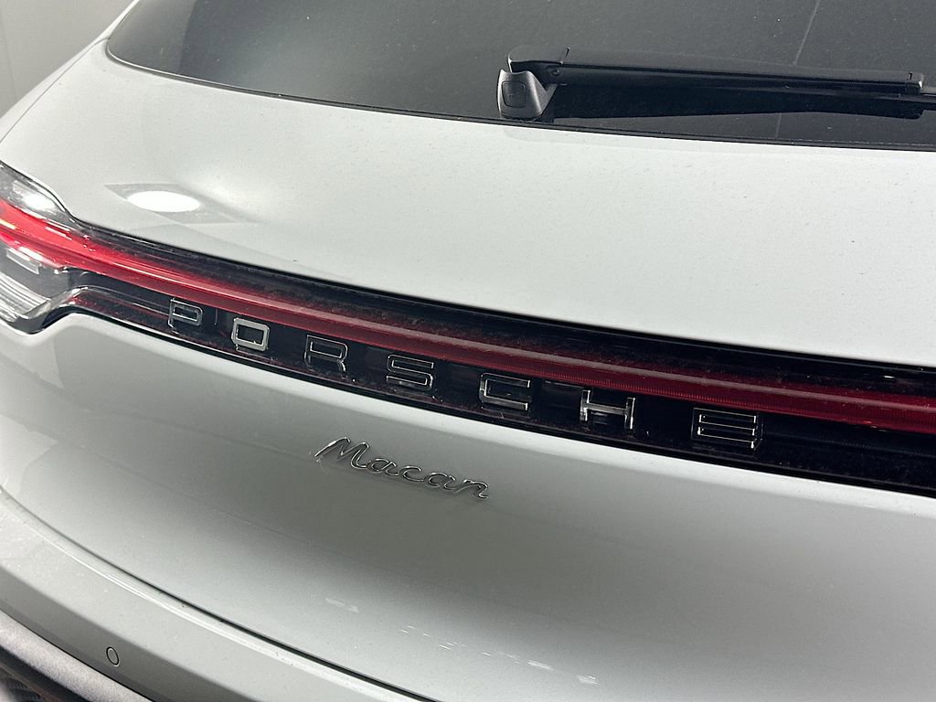 Certified 2026 Porsche Macan image 34
