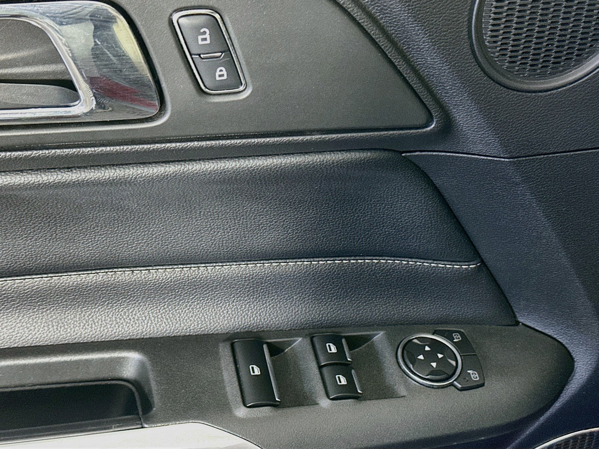 Used 2015 Ford Mustang GT Premium RWD image 15
