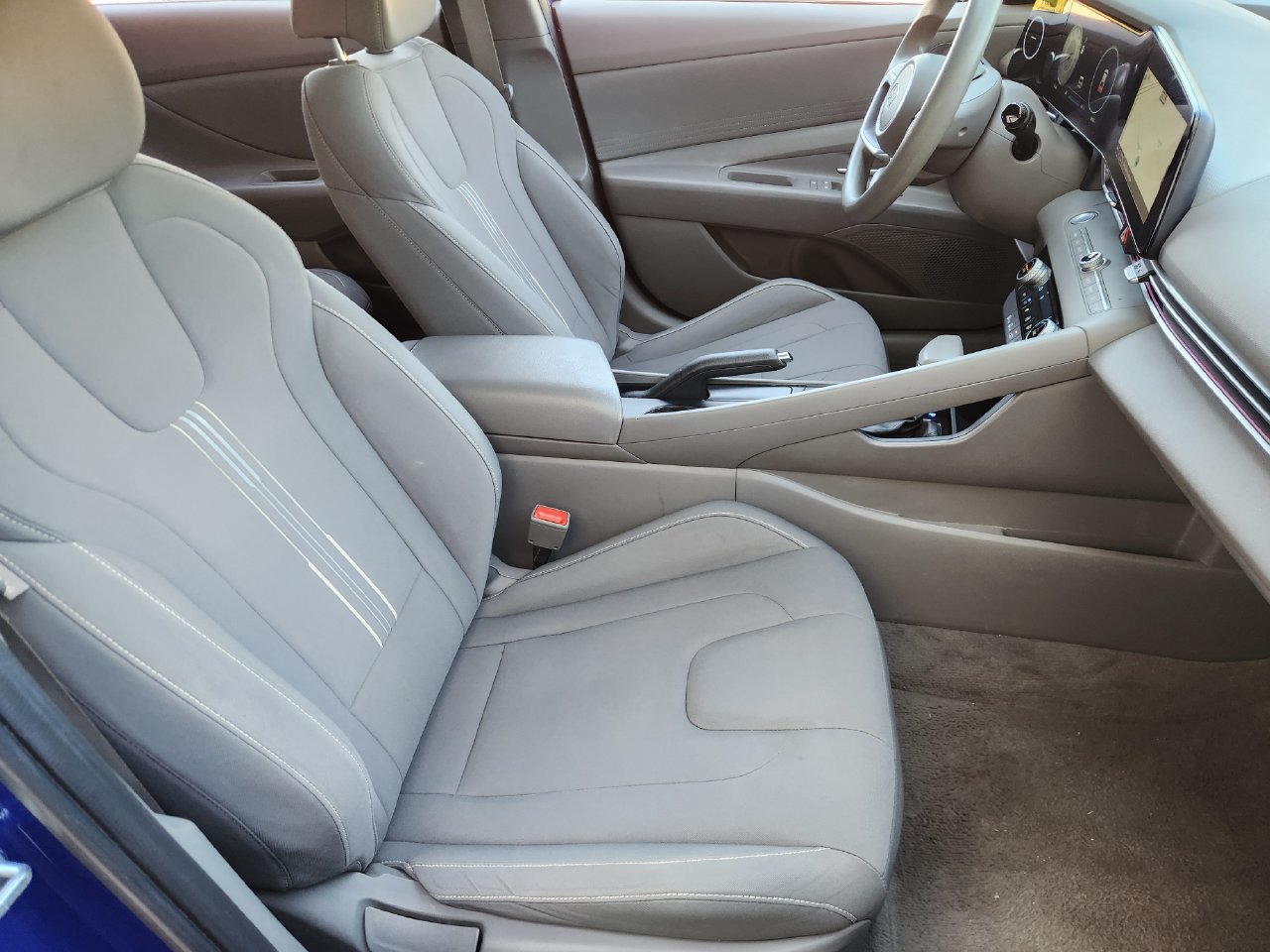 Used 2024 Hyundai Elantra SEL FWD image 9