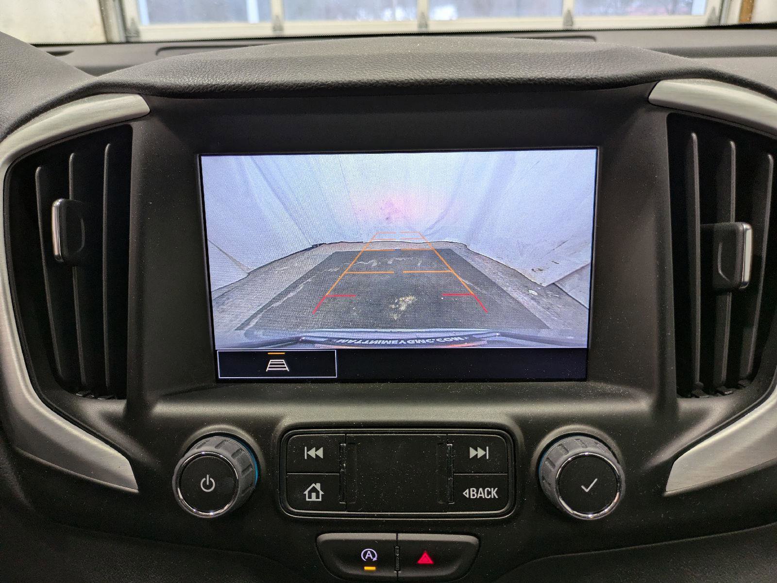 Used 2024 GMC Terrain SLT w/ Infotainment Package II image 21