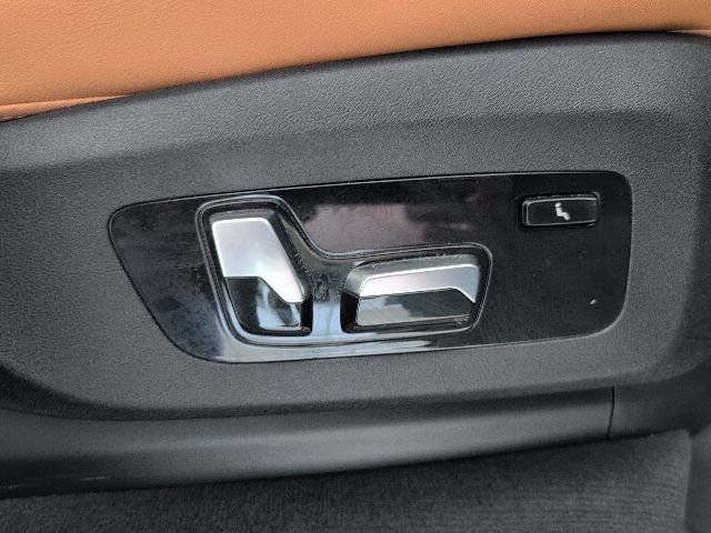 Used 2025 BMW X7 xDrive40i w/ Premium Package AWD/4WD image 33