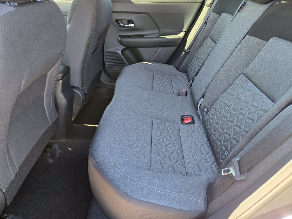 New 2027 Nissan Kicks SV w/ SV Premium Package FWD image 14