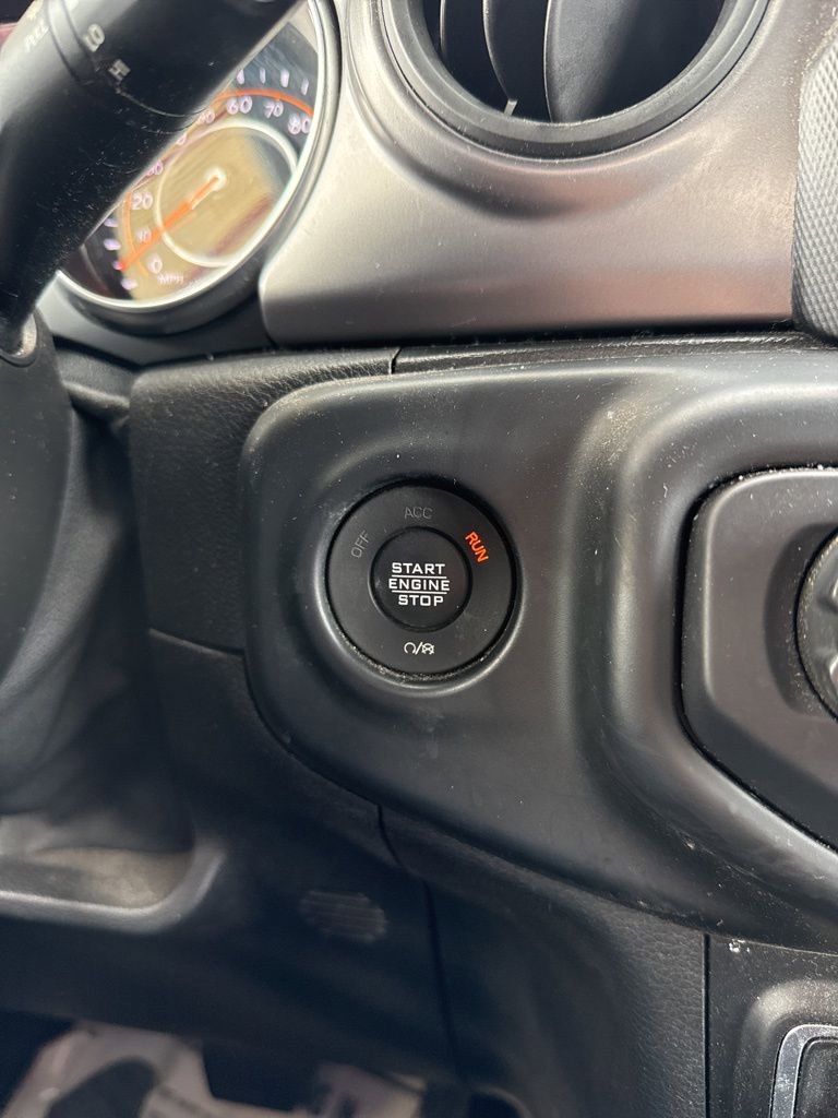 Used 2021 Jeep Gladiator Willys image 11