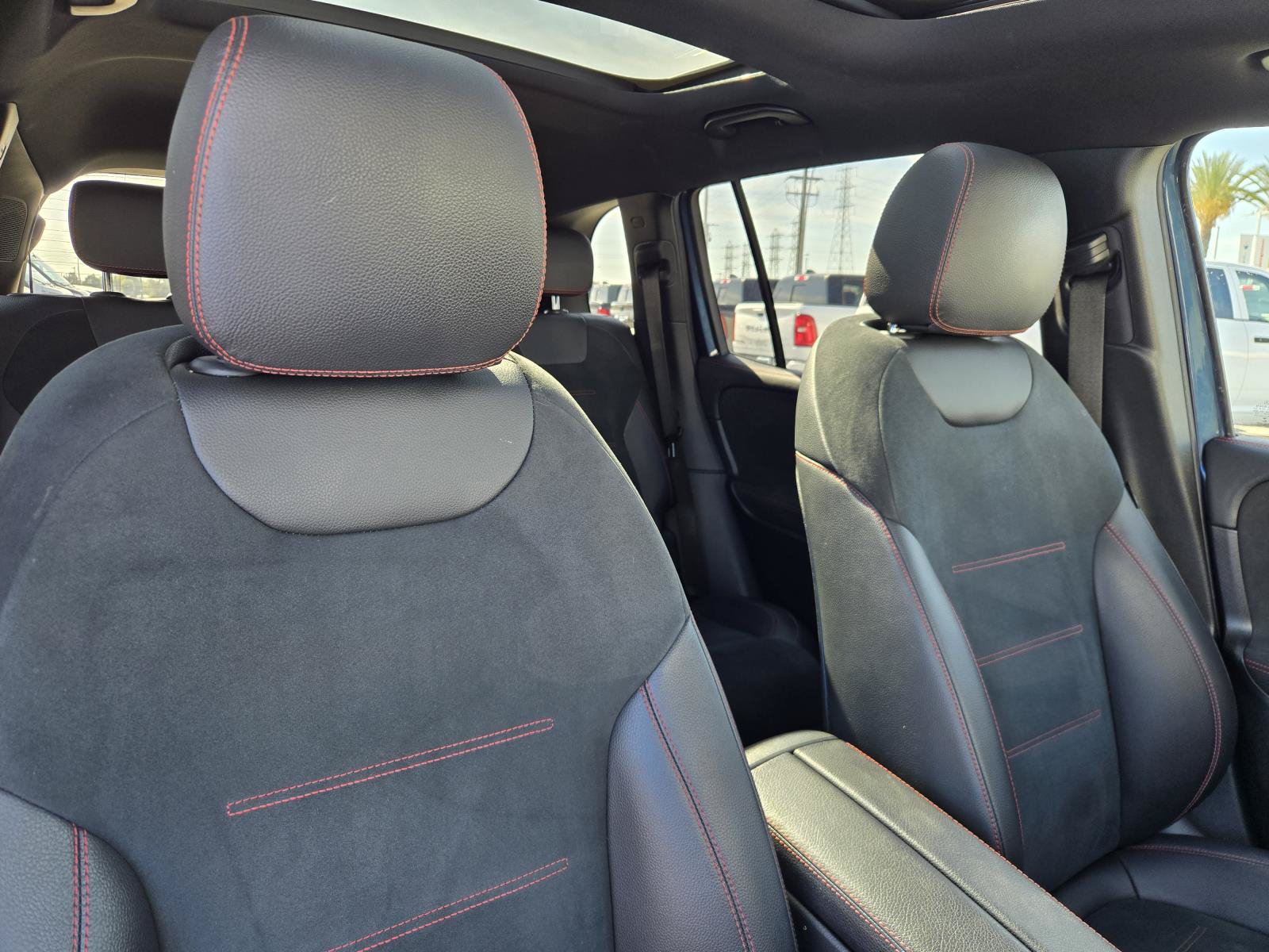 Used 2021 Mercedes-Benz GLB 250 image 32