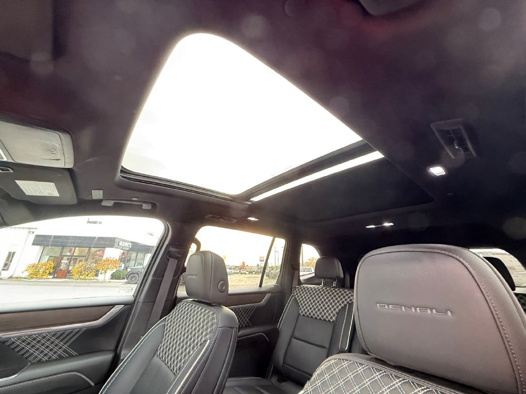 Used 2025 GMC Acadia Denali w/ LPO, Floor Liner Package AWD/4WD image 40