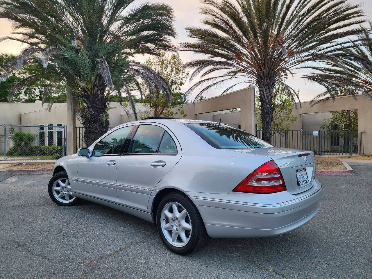 Used 2001 Mercedes-Benz C 320 Sedan image 7