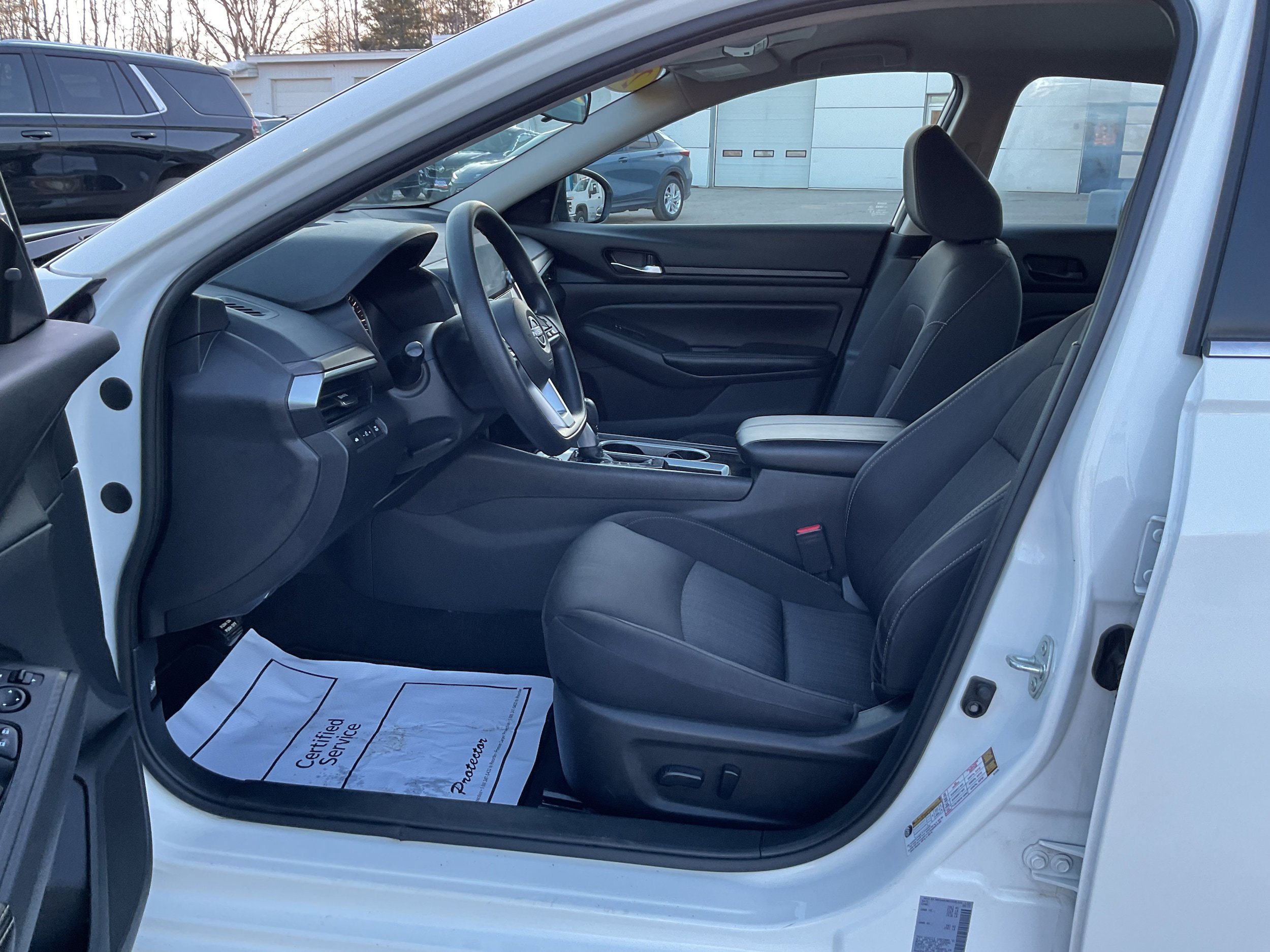 Used 2024 Nissan Altima 2.5 SV image 7