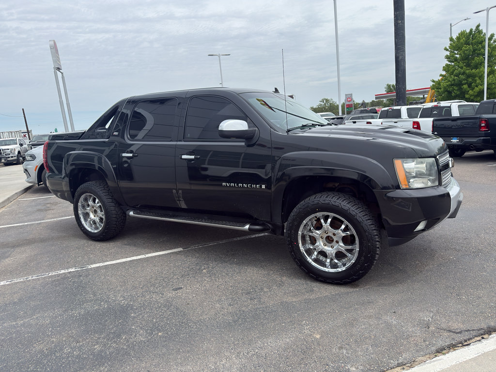 Used 2008 Chevrolet Avalanche LT w/ LT Preferred Equipment Group AWD/4WD image 7