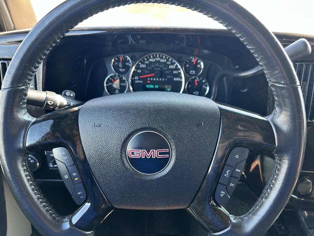 Used 2014 GMC Savana 1500 image 33