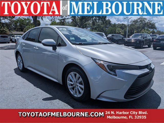 Used 2023 Toyota Corolla LE w/ LE Convenience Package FWD image 1