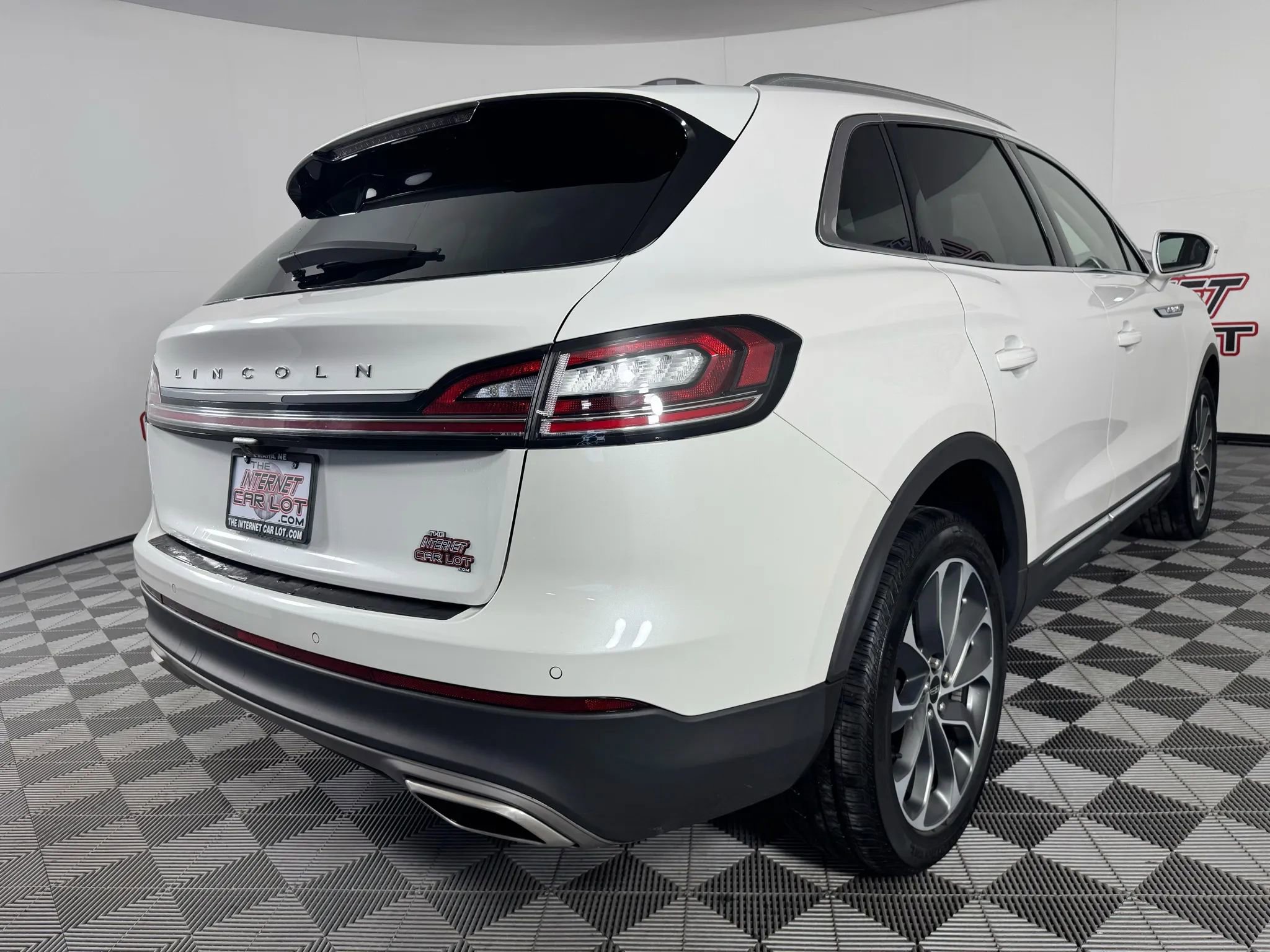 Used 2023 Lincoln Nautilus Reserve image 29