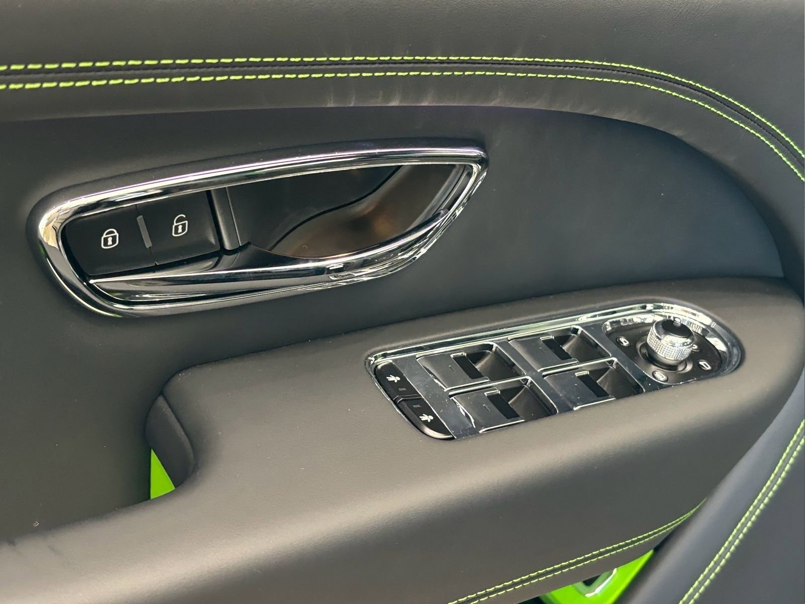 New 2025 Bentley Bentayga image 41
