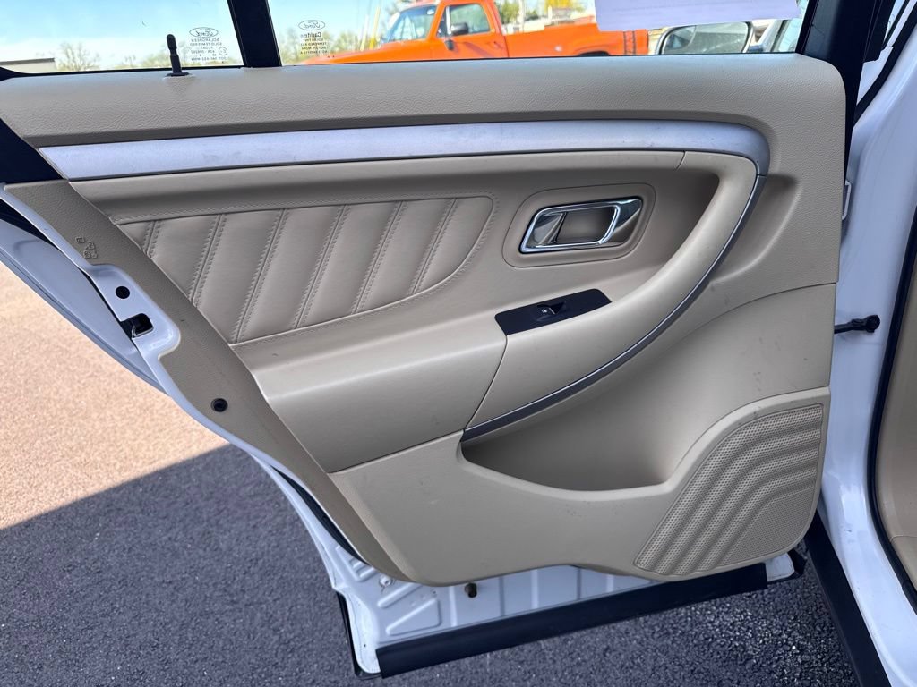 Used 2018 Ford Taurus SE FWD image 26