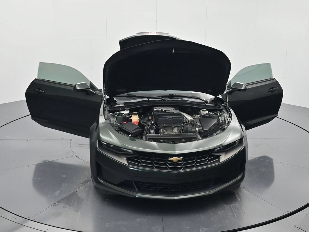 Used 2020 Chevrolet Camaro LT RWD image 40
