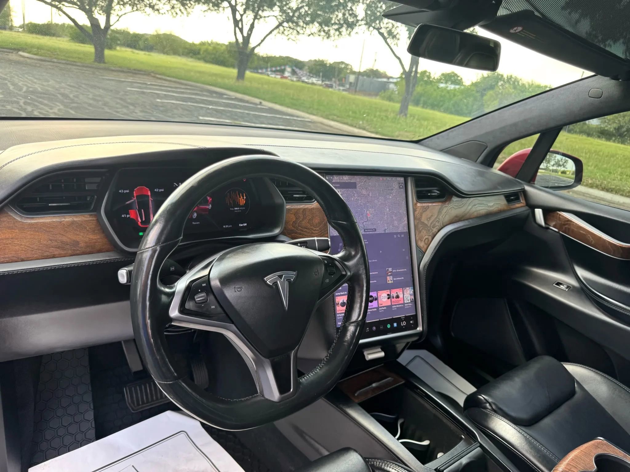 Used 2020 Tesla Model X image 10