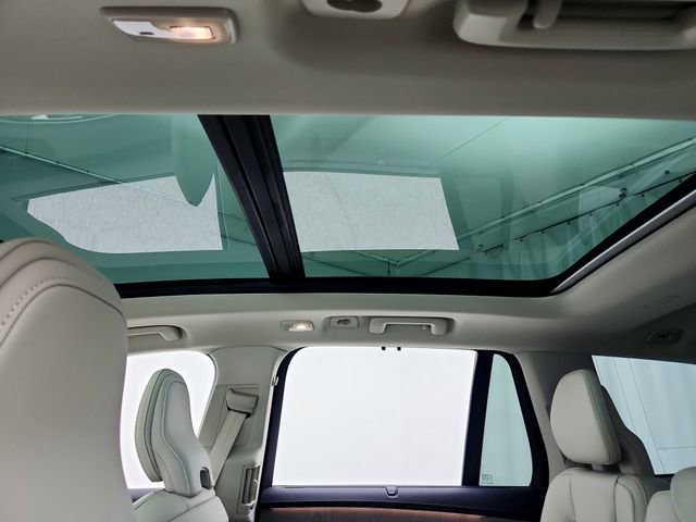 New 2026 Volvo XC90 B6 Ultra w/ Protection Package image 18
