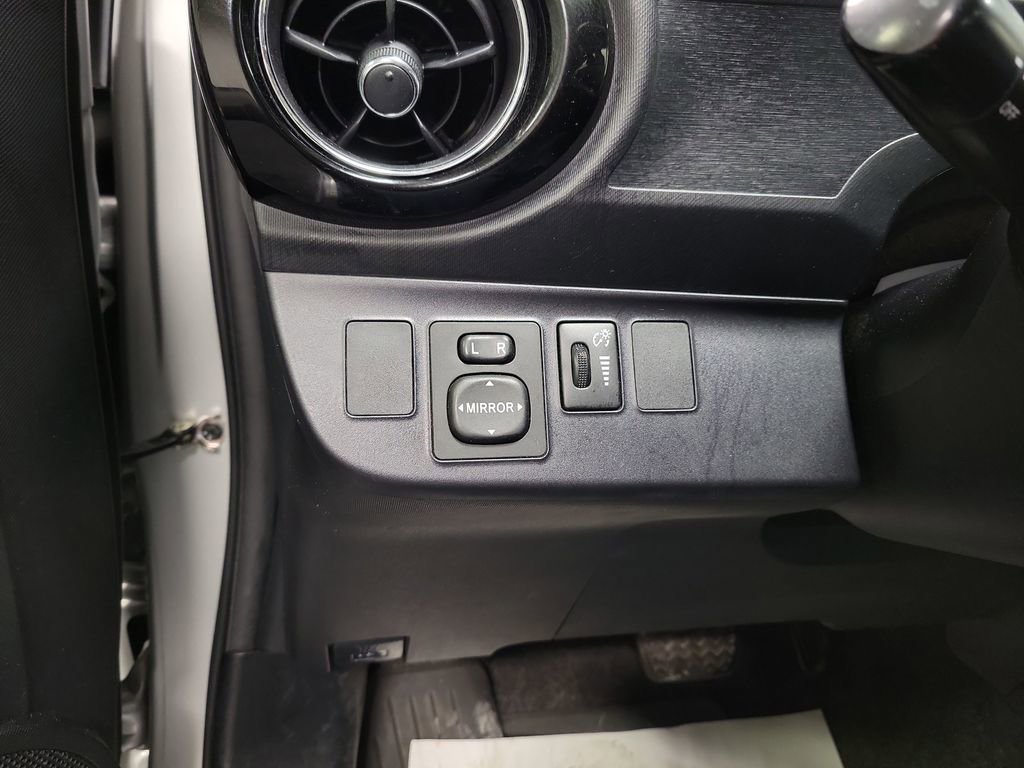 Used 2016 Toyota Prius C Two image 20