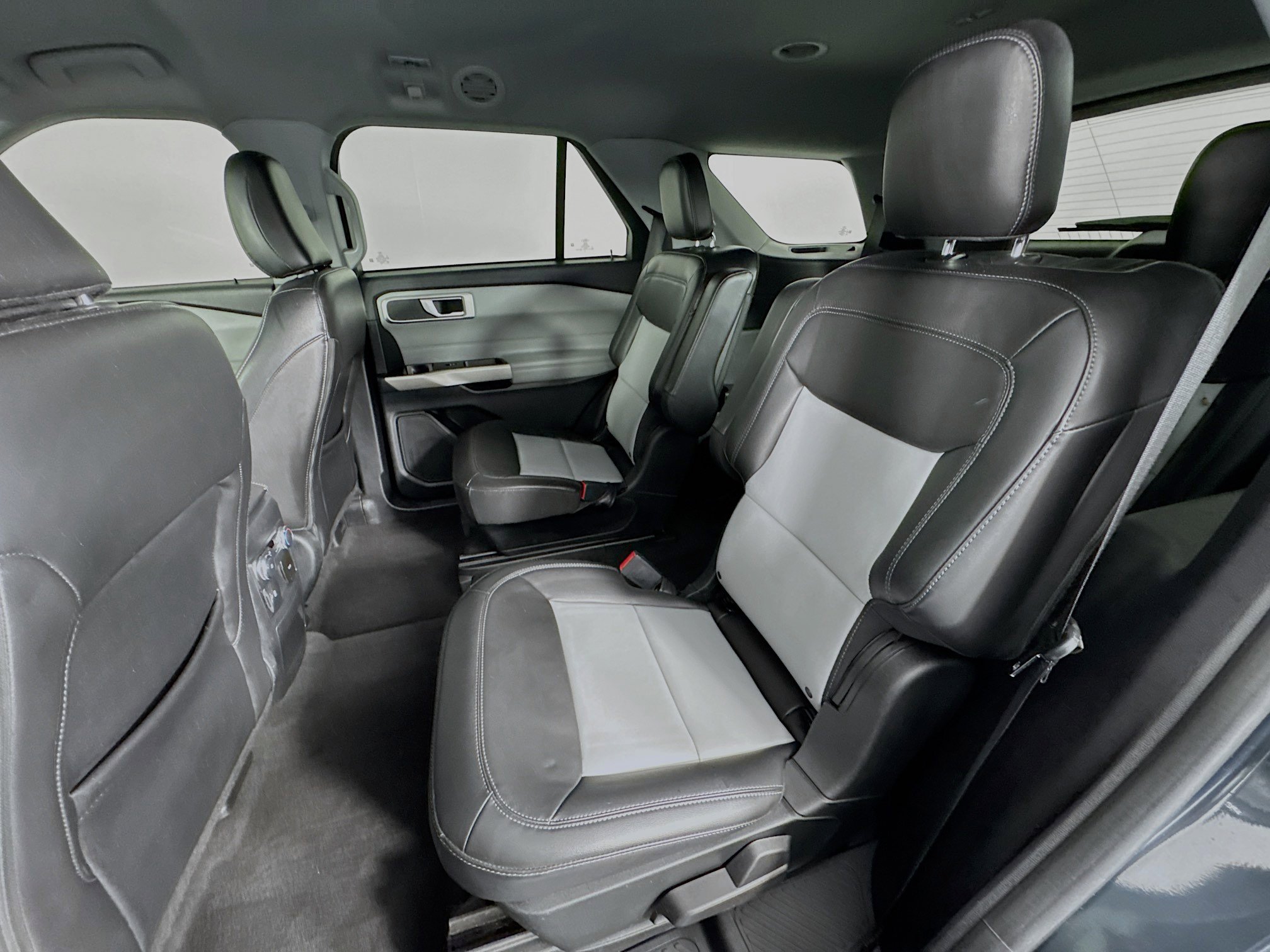 Used 2022 Ford Explorer XLT w/ Equipment Group 202A image 23