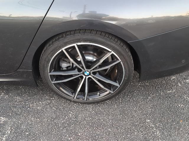 Used 2019 BMW 330i 330i w/ M Sport Package image 7