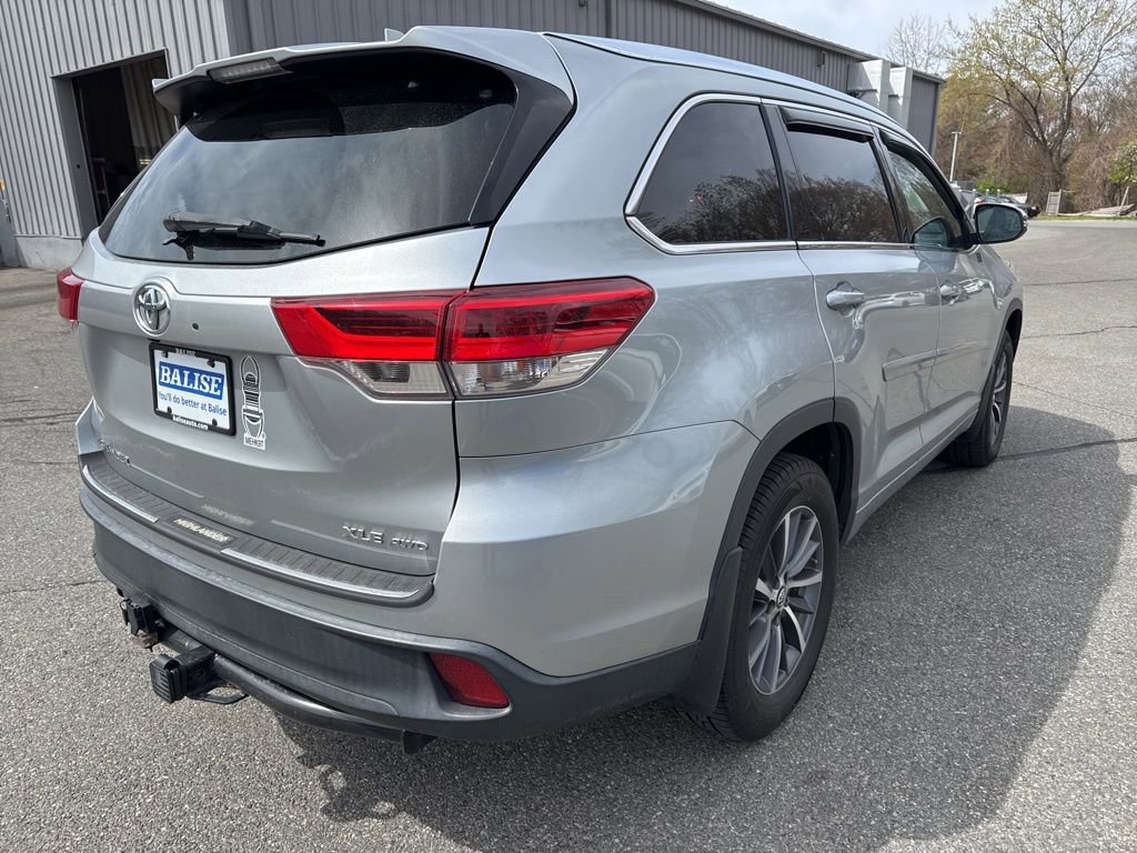 Used 2018 Toyota Highlander XLE AWD/4WD image 6