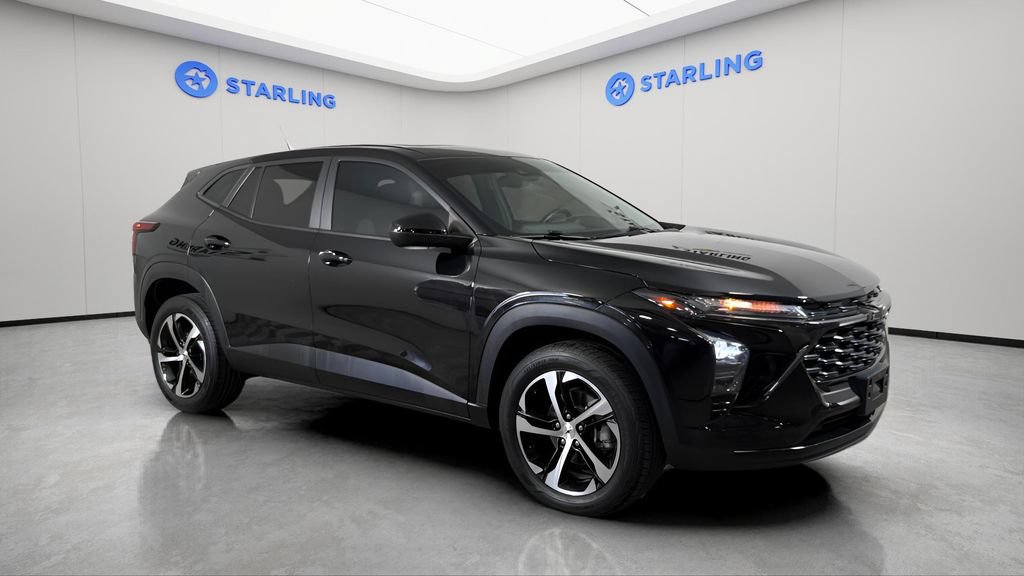 Used 2024 Chevrolet Trax RS w/ Sunroof Package FWD image 14