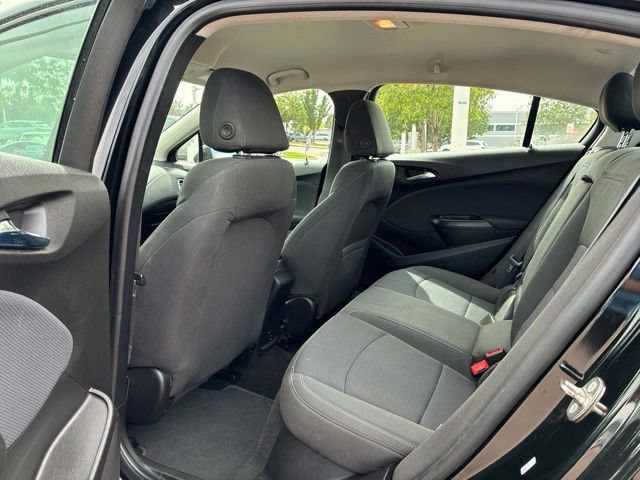 Used 2017 Chevrolet Cruze LT w/ Convenience Package FWD image 13