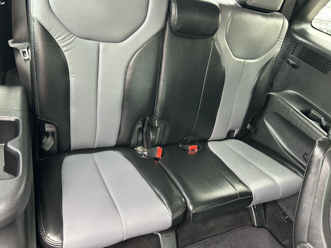 Used 2020 Hyundai Palisade SEL FWD image 14