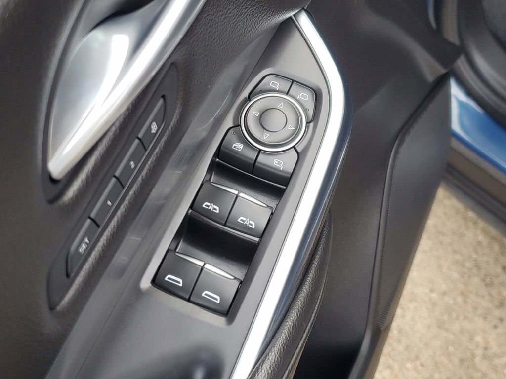 Used 2024 Cadillac XT4 Premium Luxury image 18