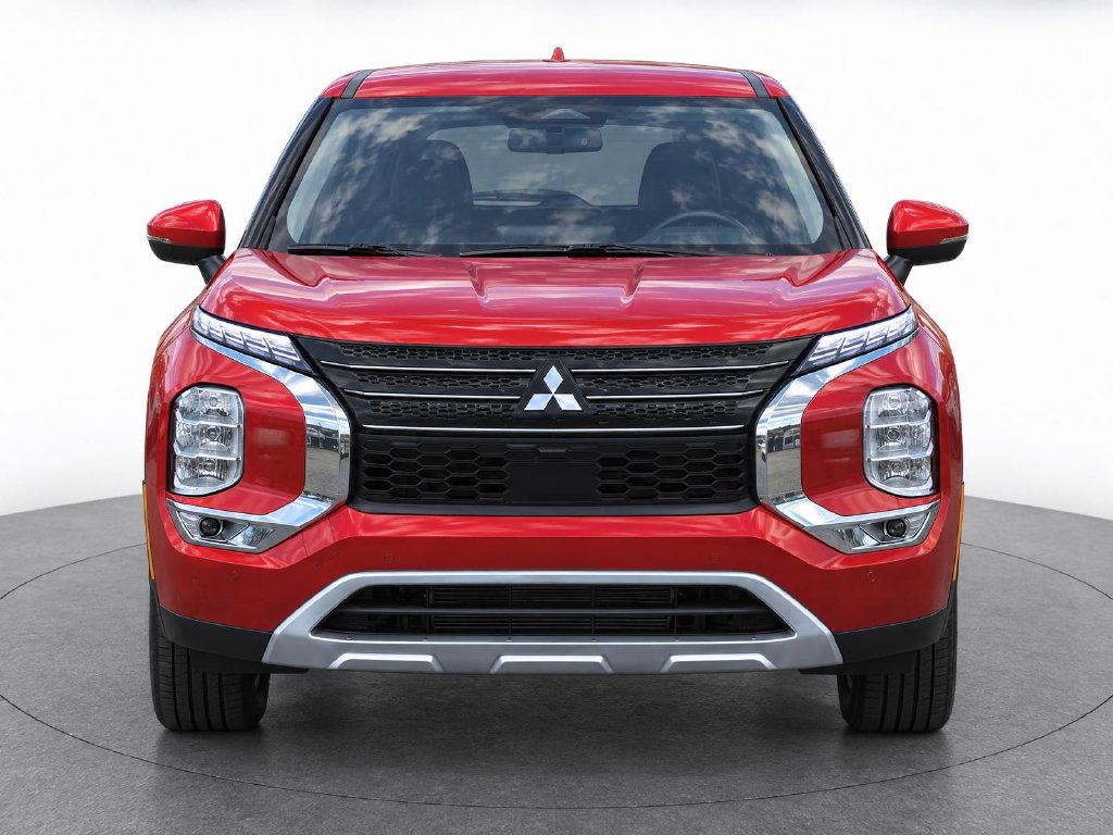 Used 2024 Mitsubishi Outlander FWD image 4