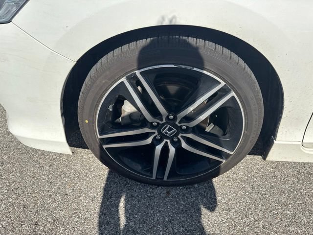 Used 2017 Honda Accord Sport image 4