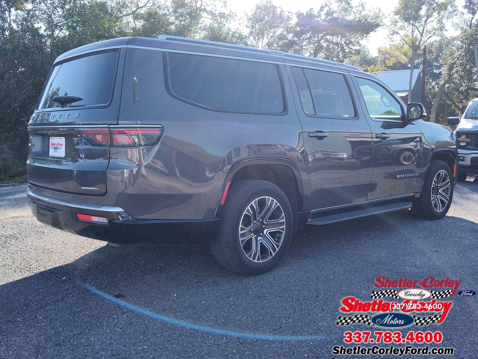 Used 2024 Jeep Wagoneer L Series II w/ Flexible Seating Group image 11