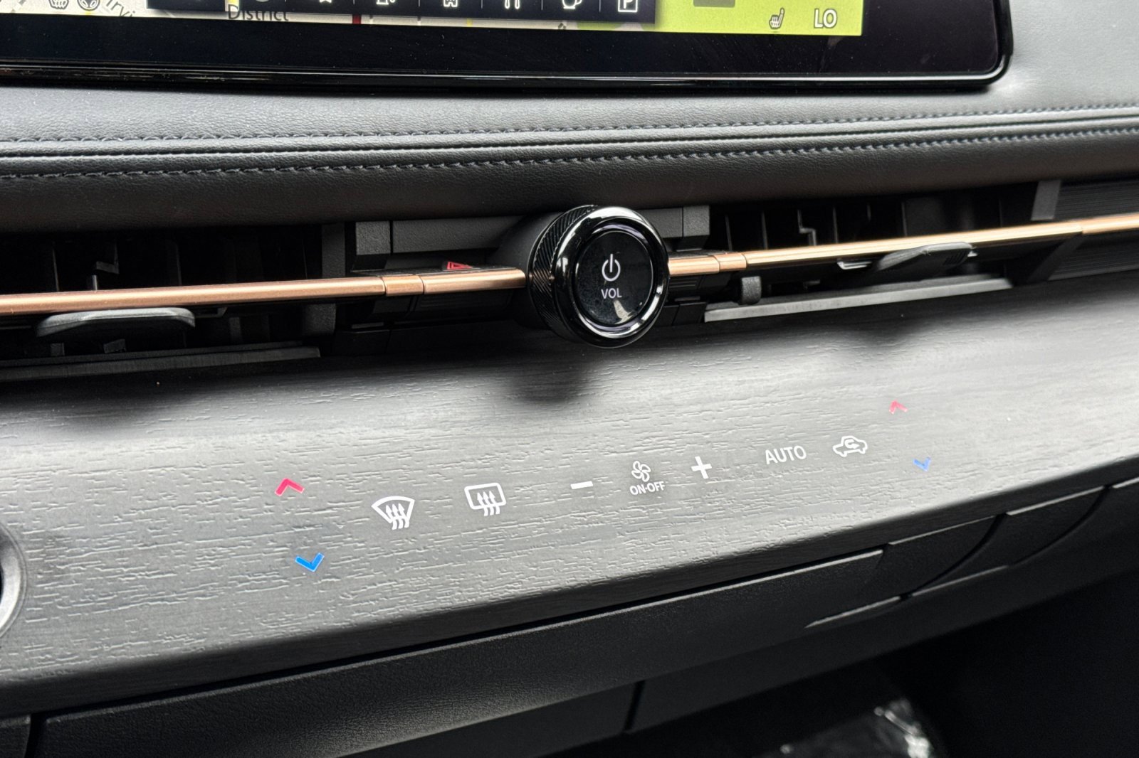 Used 2024 Nissan Ariya FWD image 24