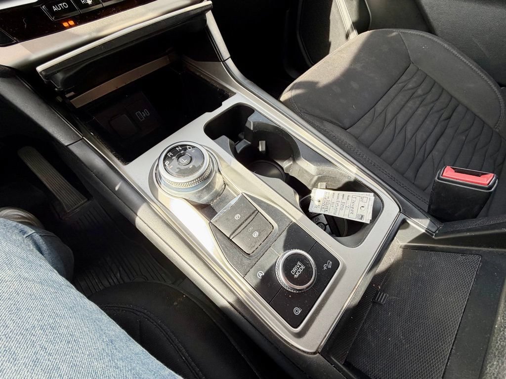 Used 2021 Ford Explorer XLT AWD/4WD image 13